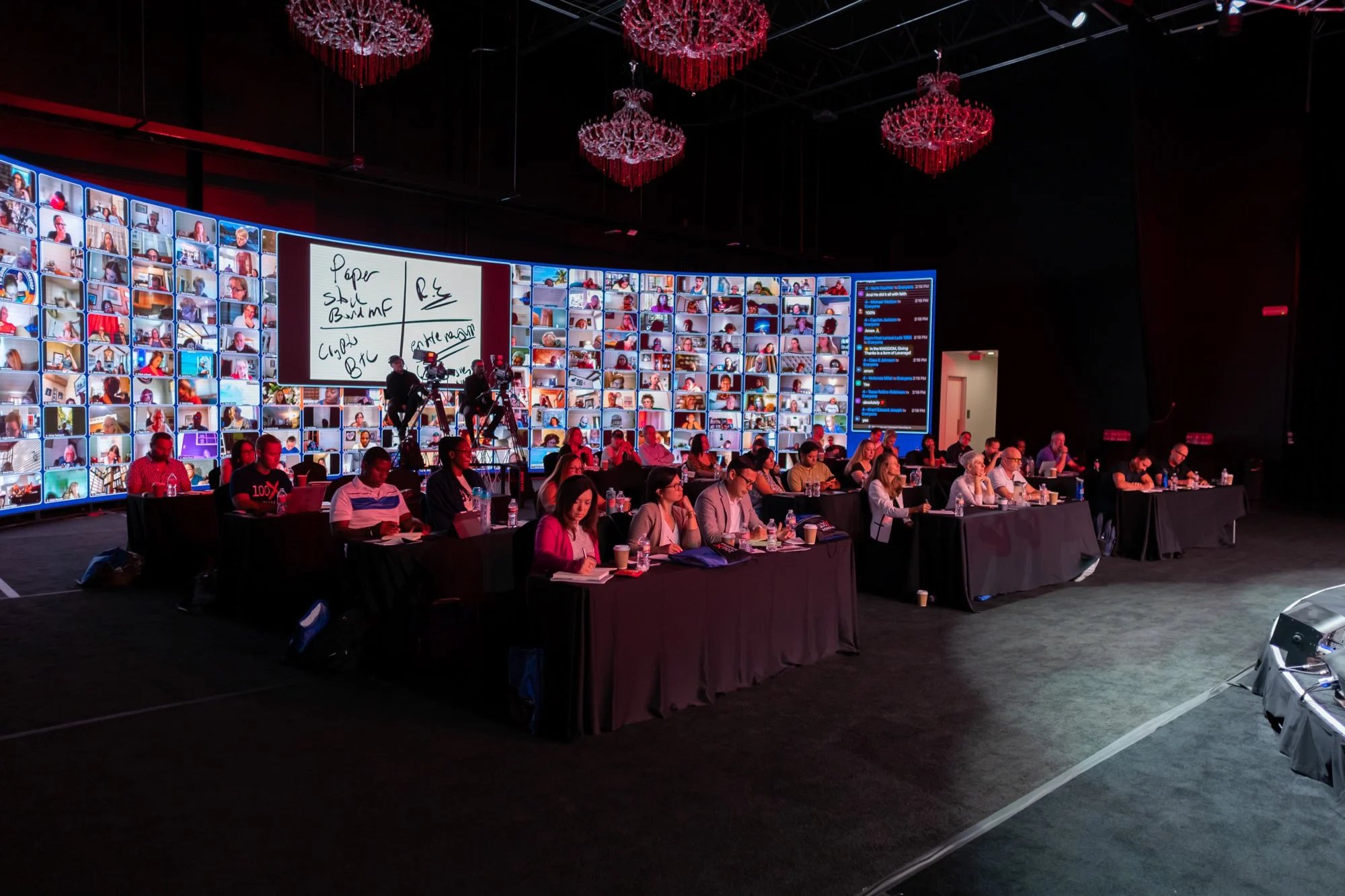 Hybrid conference with a curved LED screen wall in Las Vegas